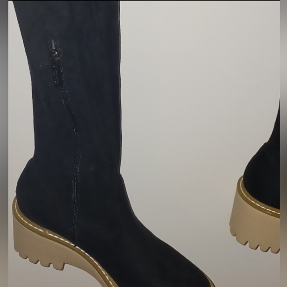 Boots - Picture 3 of 5